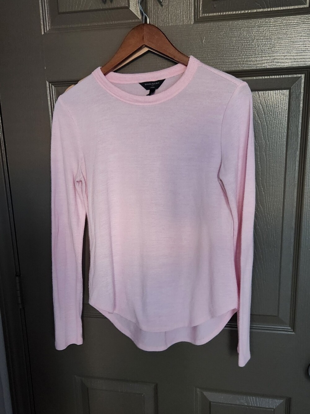 Banana Republic Pale Pink Long Sleeve Crewneck Top
